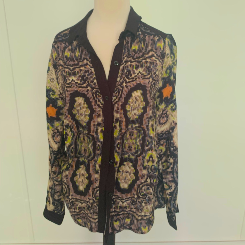 Gorgeous Abstract Pattern Top - Large - Euc